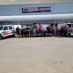 BDS mechanical repairs mechanics standing in front of the bds mechanical repairs toowoomba workshop